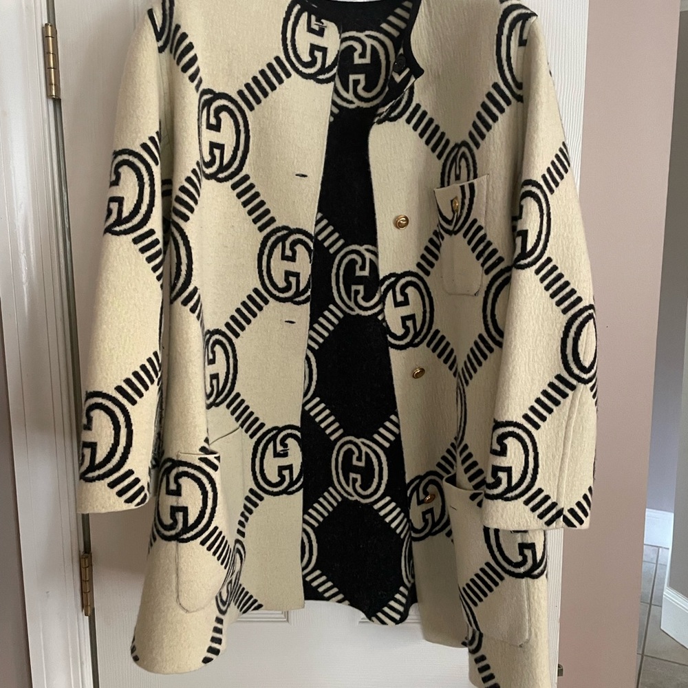 Reversible Gucci gg wool blend jacket- perfect with denim, skirt or dress!